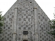 Majestueuse façade en damier (pierres et silex)