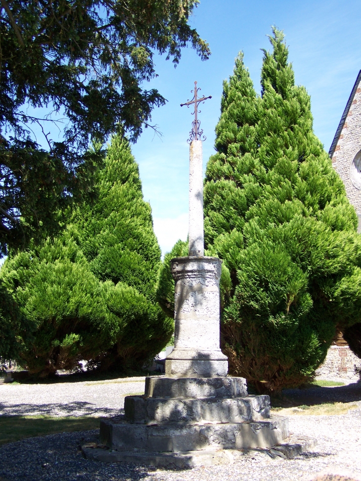 Croix de cimetière - Saint-Étienne-l'Allier