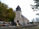 L'église Saint-Pierre. Elle se compose d'une nef et d'un choeur rectangulaire du XIIIè siècle. Sacristie orientale du XIXè siècle.