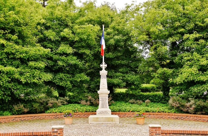 Monument-aux-Morts - Ambrumesnil