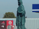 Photo suivante de Barentin le musée dans la ville : la statue de la Liiberté sur un rond point de la zone commerciale