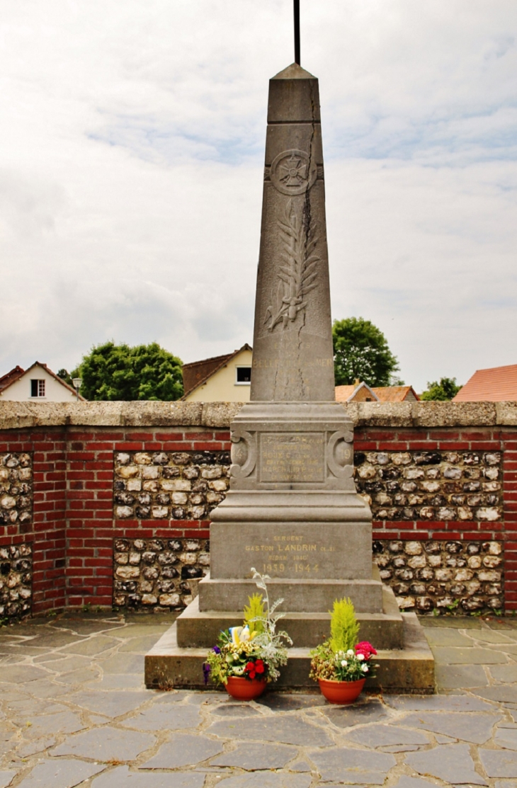Monument-aux-Morts - Belleville-sur-Mer