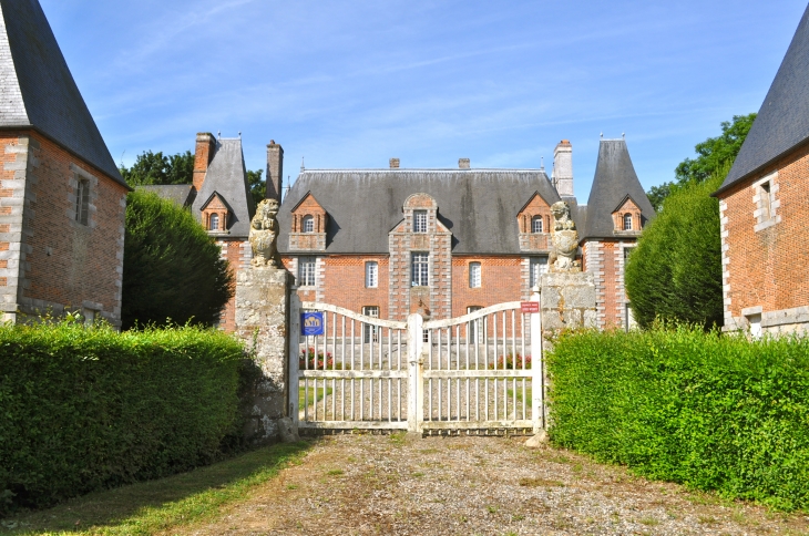 Le château. - Crasville-la-Rocquefort