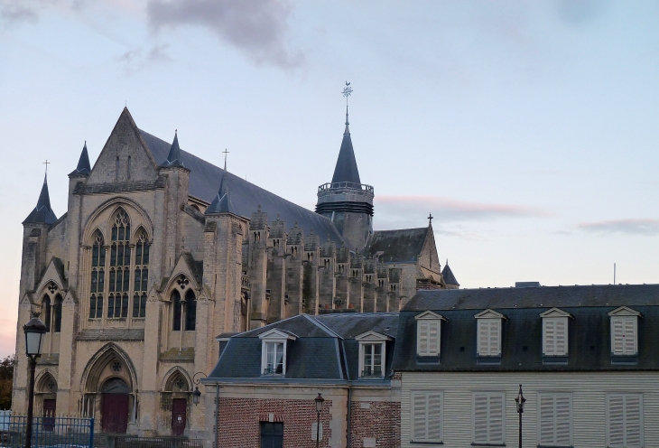 L'église Notre Dame et Saint Laurent vue du château - Eu