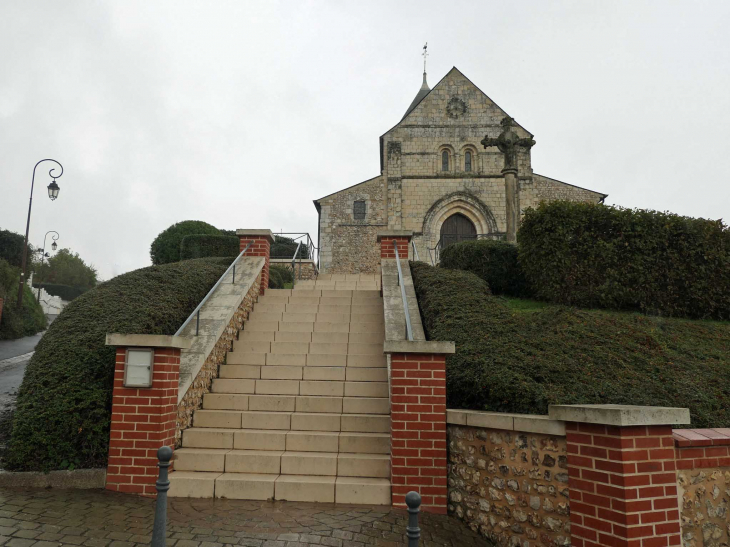 La montée vers l'église - Manéglise