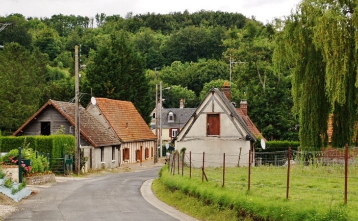 Le Village - Manéhouville