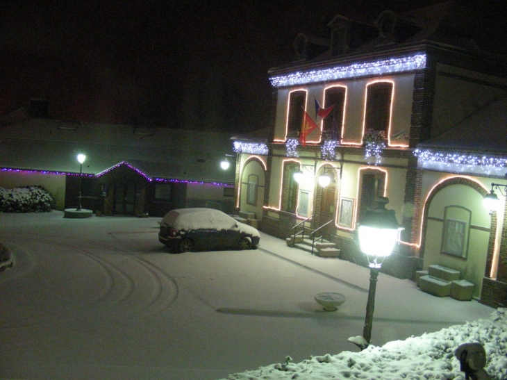 Mairie et salle des fetes sous la neige - Mont-Cauvaire