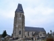 L'église paroissiale Saint-Waast. De l'église du 13ème siècle?  subsiste la baie du chevet du vaisseau nord. L'église a été reconstruite au 16ème siècle.