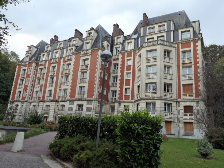 Immeuble résidentiel - Rouxmesnil-Bouteilles