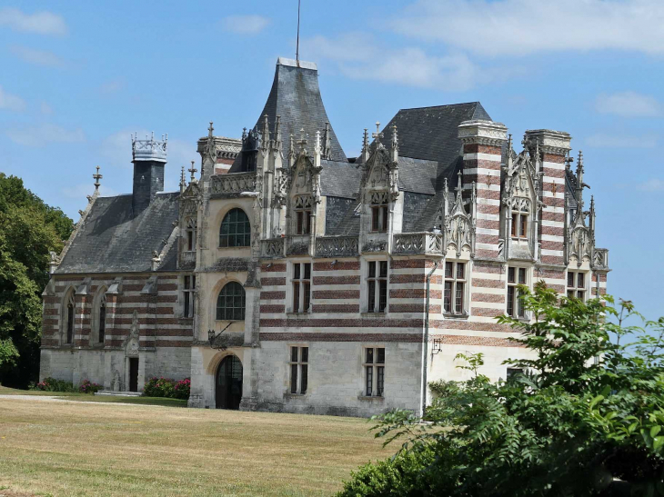 Le château - Saint-Maurice-d'Ételan