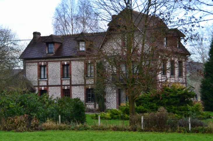 Belle maison du Marais. - Saint-Pierre-de-Manneville