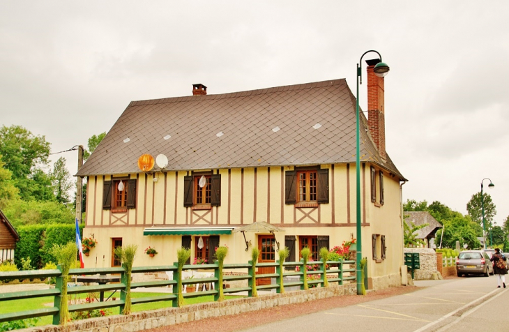La Commune - Saint-Pierre-le-Vieux