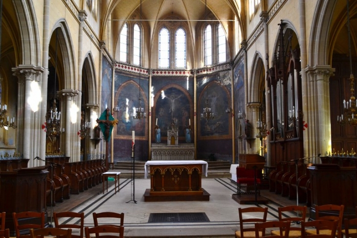 L'église Saint Louis. - Saint-Pierre-lès-Elbeuf