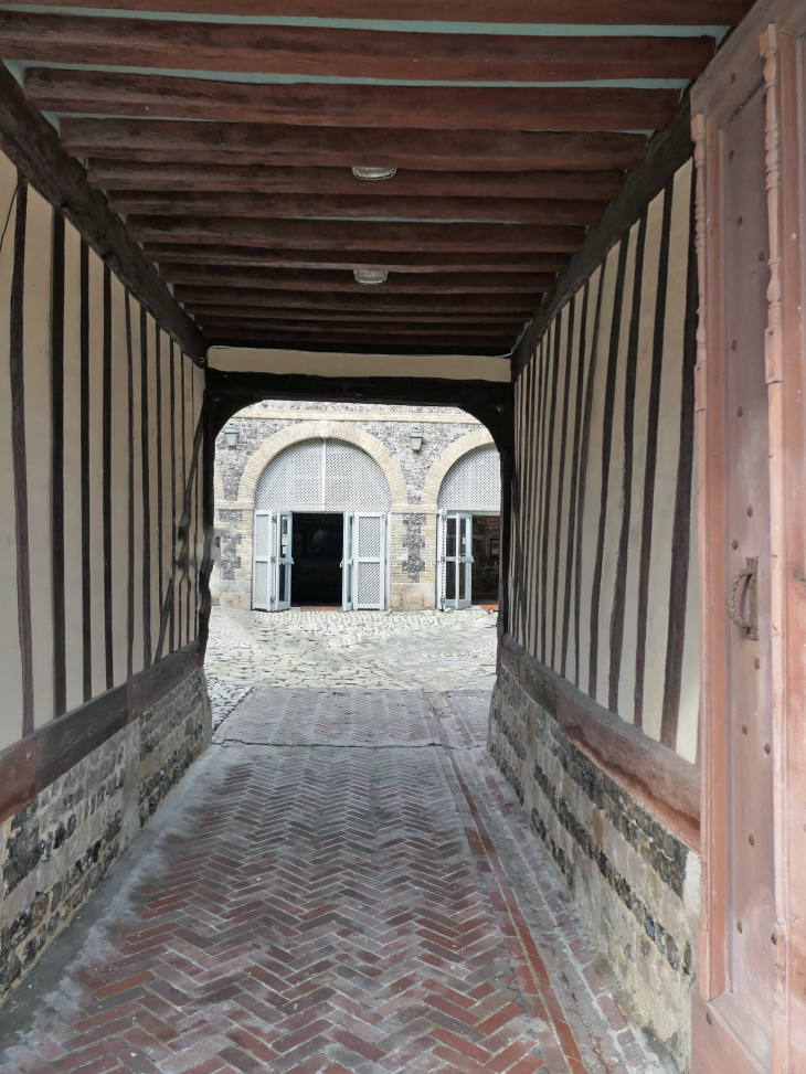 La maison Henri IV : l'entrée - Saint-Valery-en-Caux