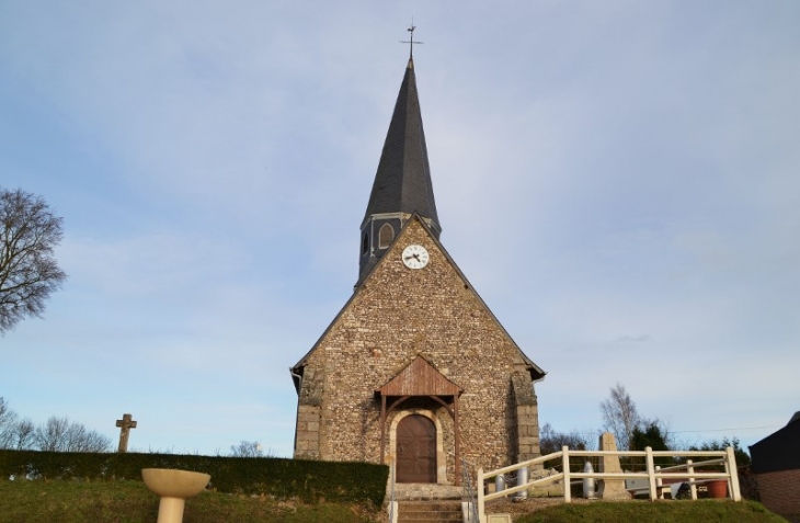 L'église Saint Martin date du XVIIIe siècle. - Saussay