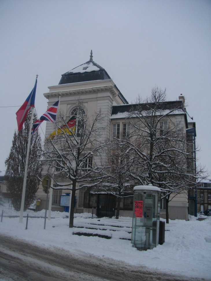 Hotel de ville sous la neige - Yvetot