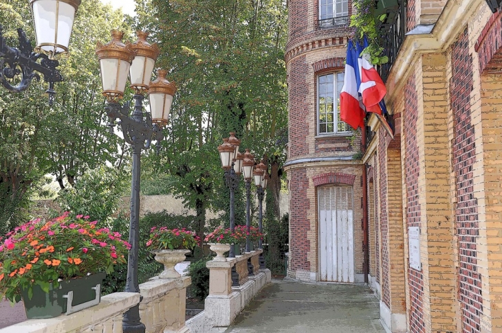 L'HOTEL DE VILLE     - Épinay-sous-Sénart