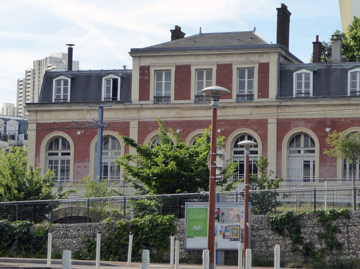 La gare des Moulineaux - Issy-les-Moulineaux