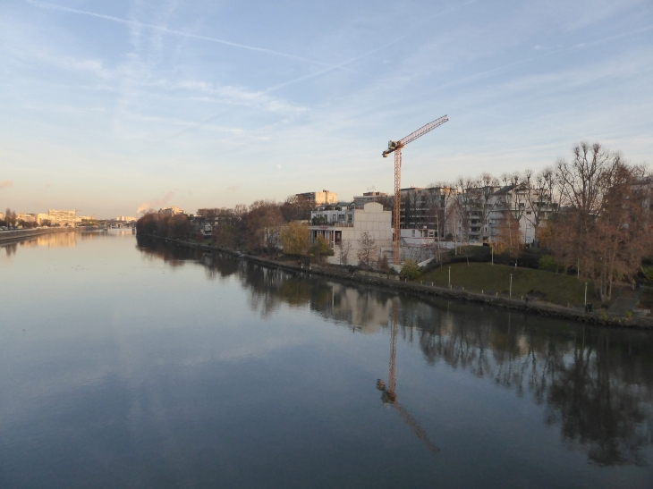 Ile de la Jatte : vue du pont de Neuilly - Levallois-Perret