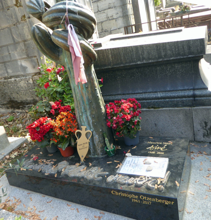 Le cimetière de Montmartre : la tombe du dessinateur Siné - Paris 18e Arrondissement