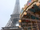 la Tour Eiffel et son caroussel  www.carnetdevoyage.e-monsite.com