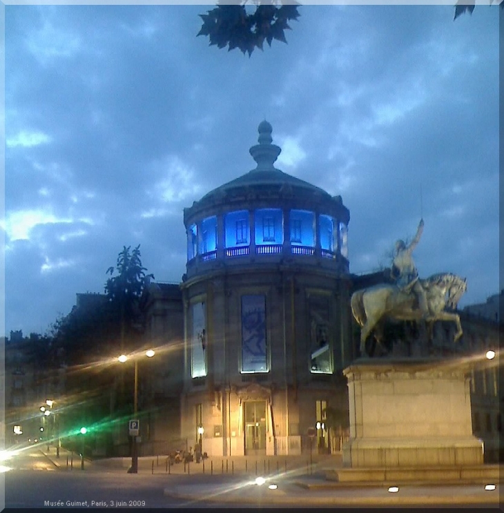 Le musée Guimet le soir (Paris 16ème)