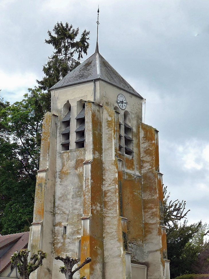 Le clocher de l'ancienne église détruite - Montry