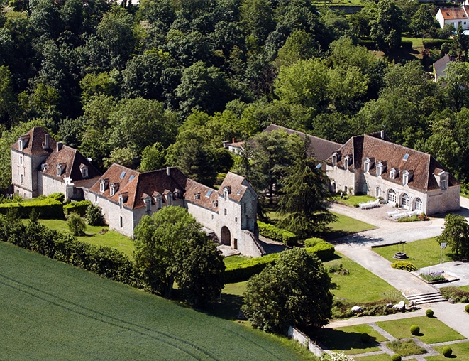 Le château de Montramé vu du ciel - Soisy-Bouy