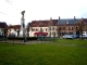 Place principale de la cité villecomtoise, perdue entre forêts et champs de blés, de maïs et tournesols