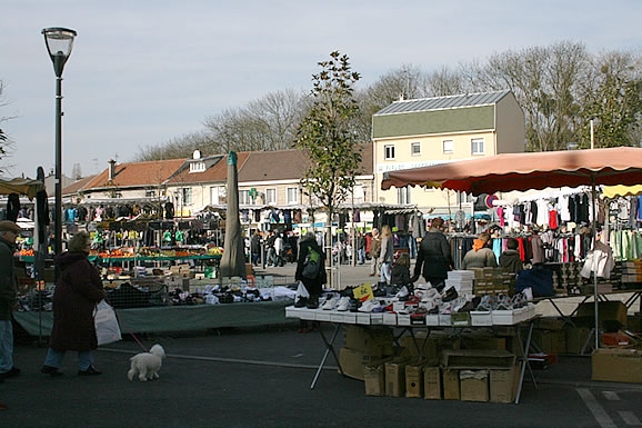 La place du marché - Villeparisis