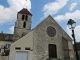 l'église entre les maisons