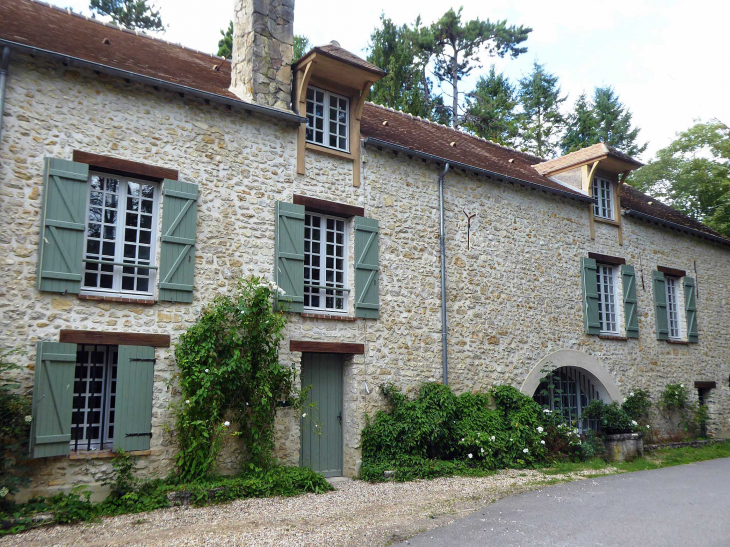 Maison du village - Courgent