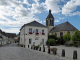 Le centre du village : mairie et église