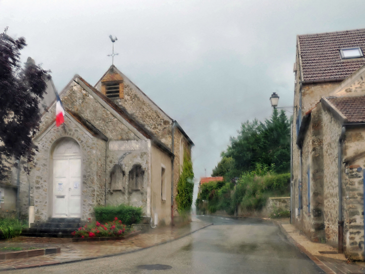 La mairie-église de Maincourt sur Yvette sous la pluie - Dampierre-en-Yvelines