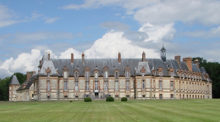 Le Château de Neuville - Gambais