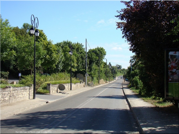 Le rue Jules Rein au depart du centre G. Brassens - Le Mesnil-le-Roi