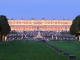 château de Versailles: côté jardin : la façade à la tombée de la nuit