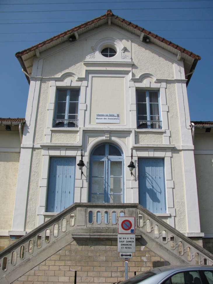 L'ancienne mairie maintenant maison des associations - Villennes-sur-Seine