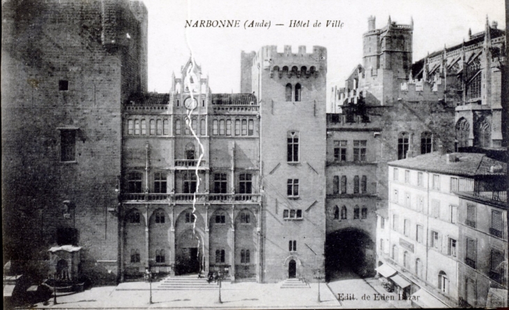 Hôtel de ville, vers 1920 (carte postale ancienne). - Narbonne