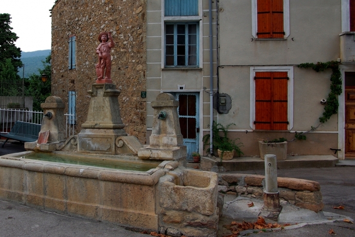 La fontaine - Rouffiac-des-Corbières