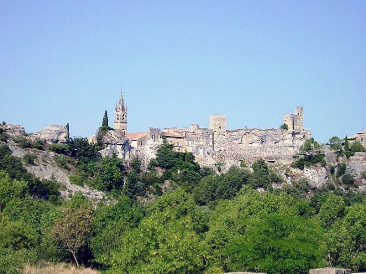 Le village vu de l'Ardèche - Aiguèze