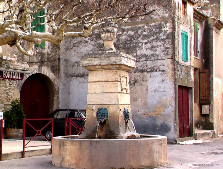 Fontaine - Lirac