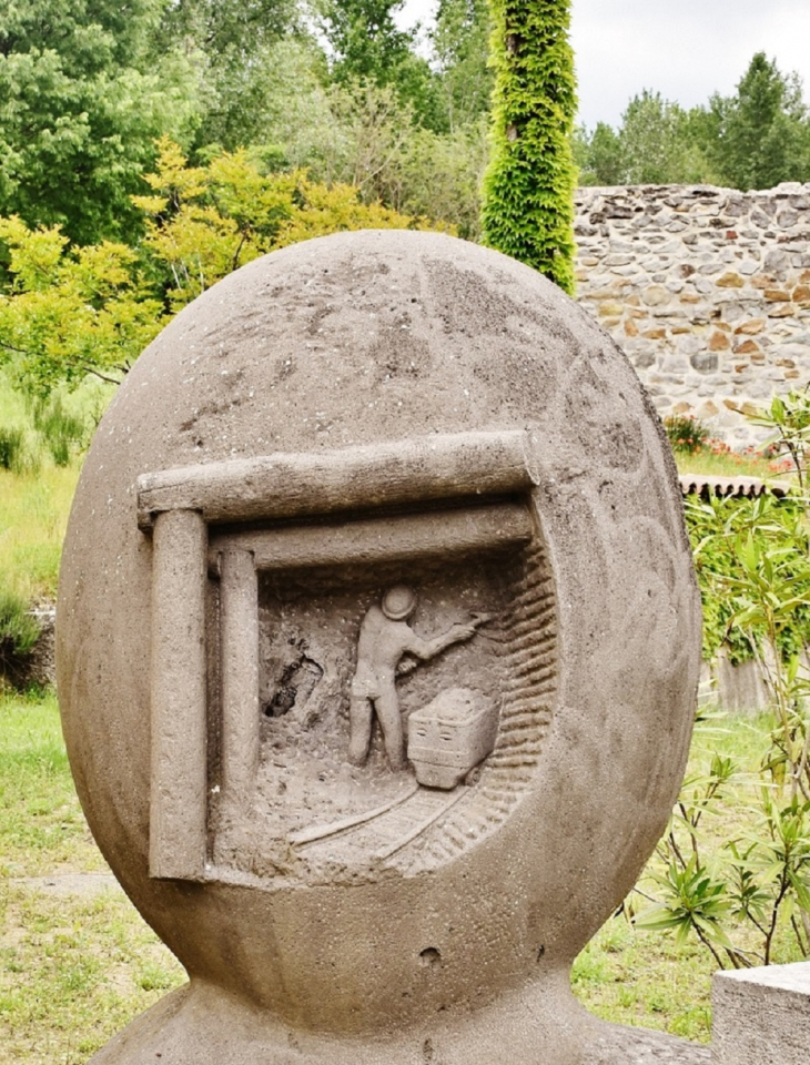 Sculpture - Molières-sur-Cèze