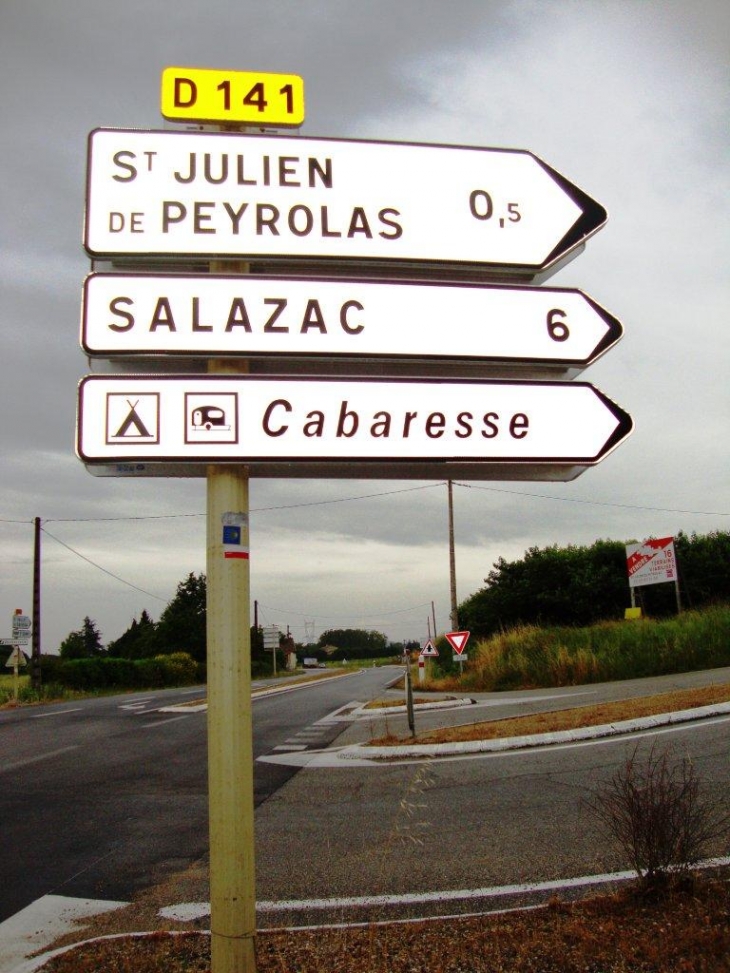Saint-Julien-de-Peyrolas (30760) poteau indicateur avec balisage chemin de St.jacques
