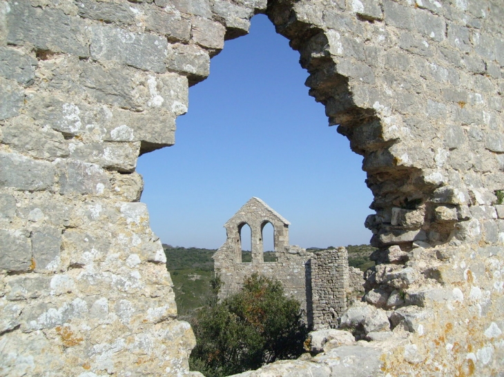 Vue sur la vieille chapelle - Aumelas