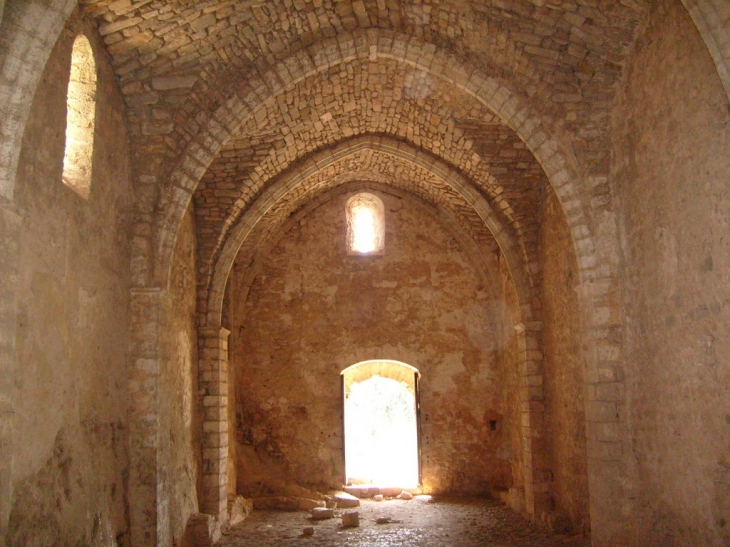 Vue de l'interieur de la chapelle - Aumelas
