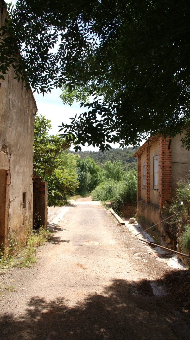 Castelbouze petite commune de Saint-Chinian