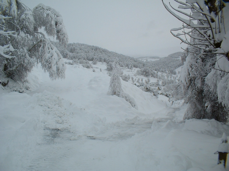 Anglars sous la neige (hiver 2008) - La Fage-Montivernoux