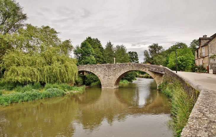 Pont sur Le Lot - Les Salelles