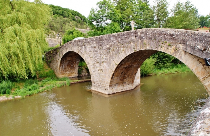 Pont sur Le Lot - Les Salelles